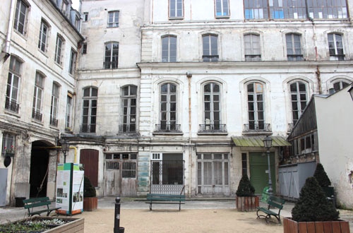 Hôtel Cromot du Bourg  façades cour avant restauration.jpg